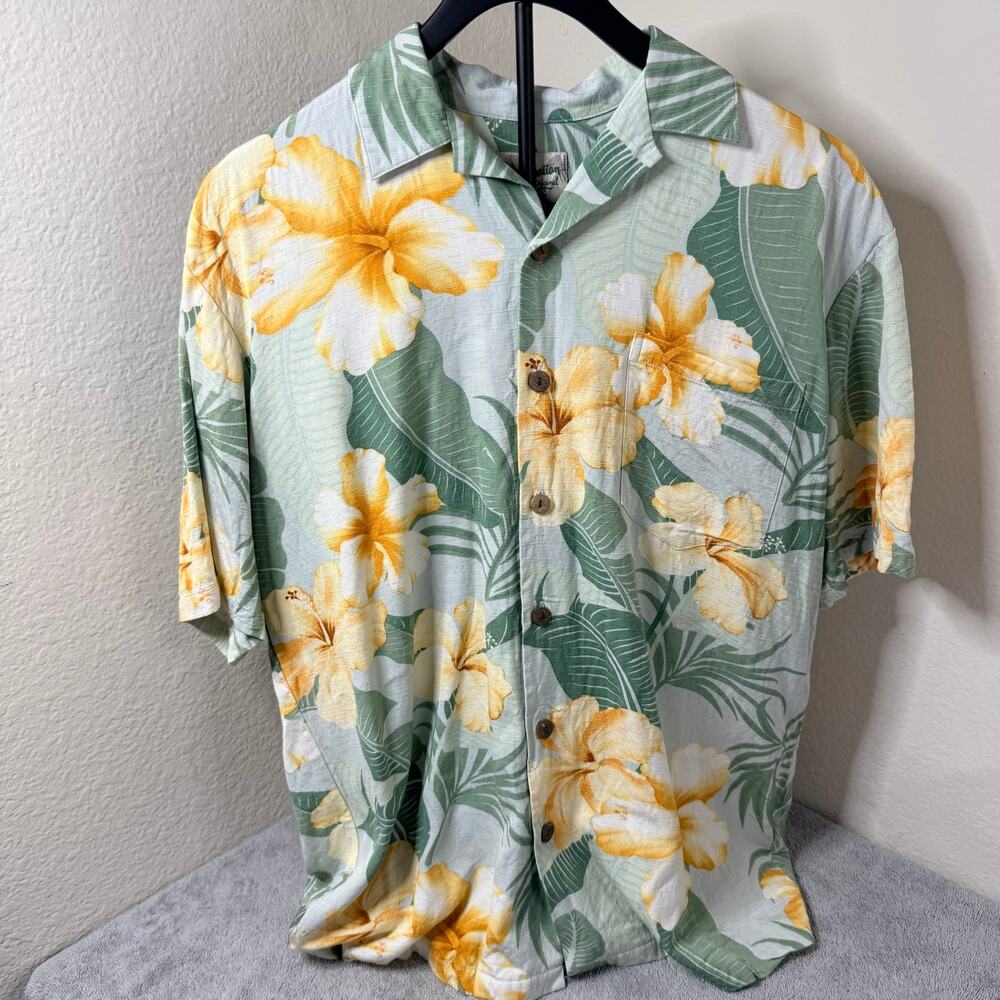 Hilo Hattie Hawaiian Shirt Mens Small Green Hibiscus Floral Aloha Button Up
